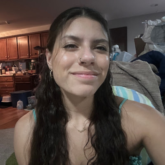 Meet your Posher, Izzy - Picture 1 of 1